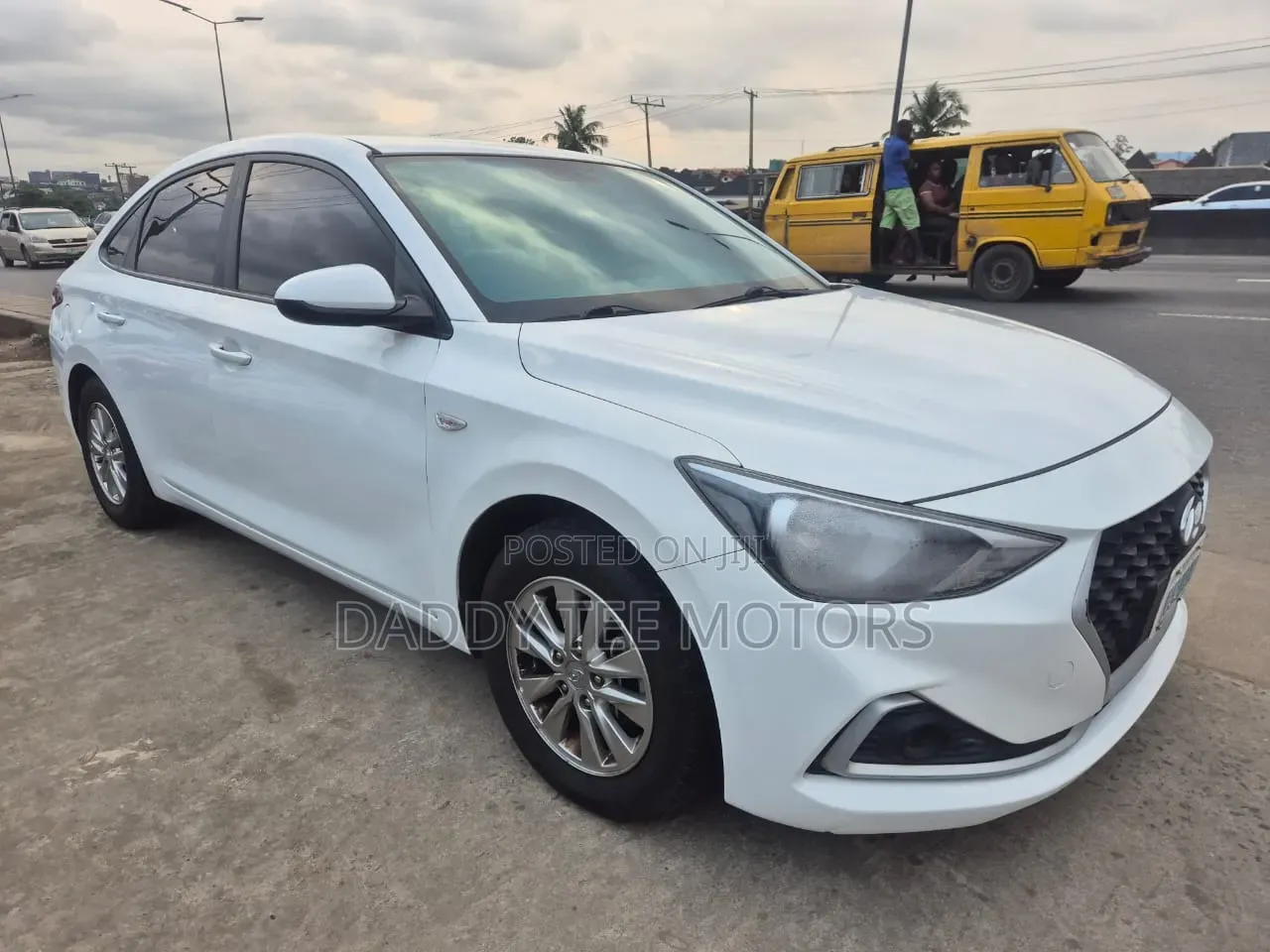 Hyundai Satellite 2019 White