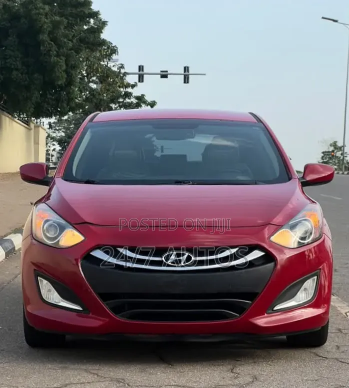 Hyundai Elantra 2013 Red