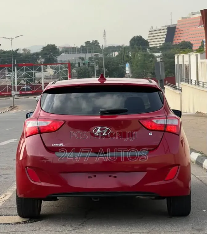 Hyundai Elantra 2013 Red