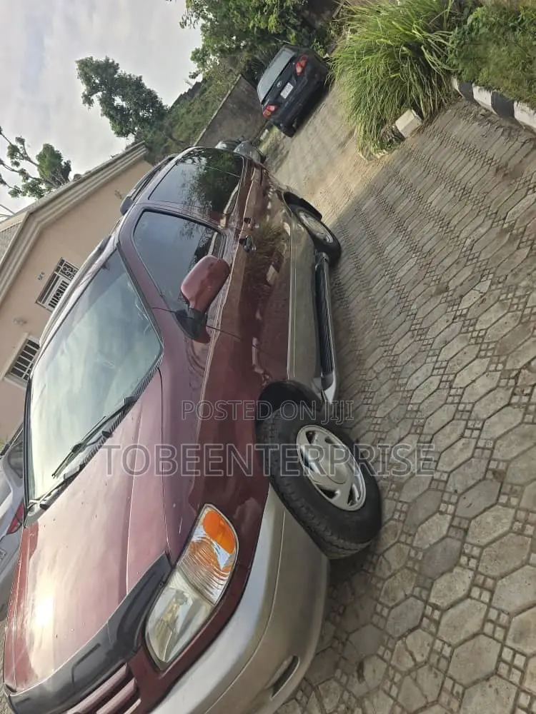 Toyota Sienna 2000 Maroon