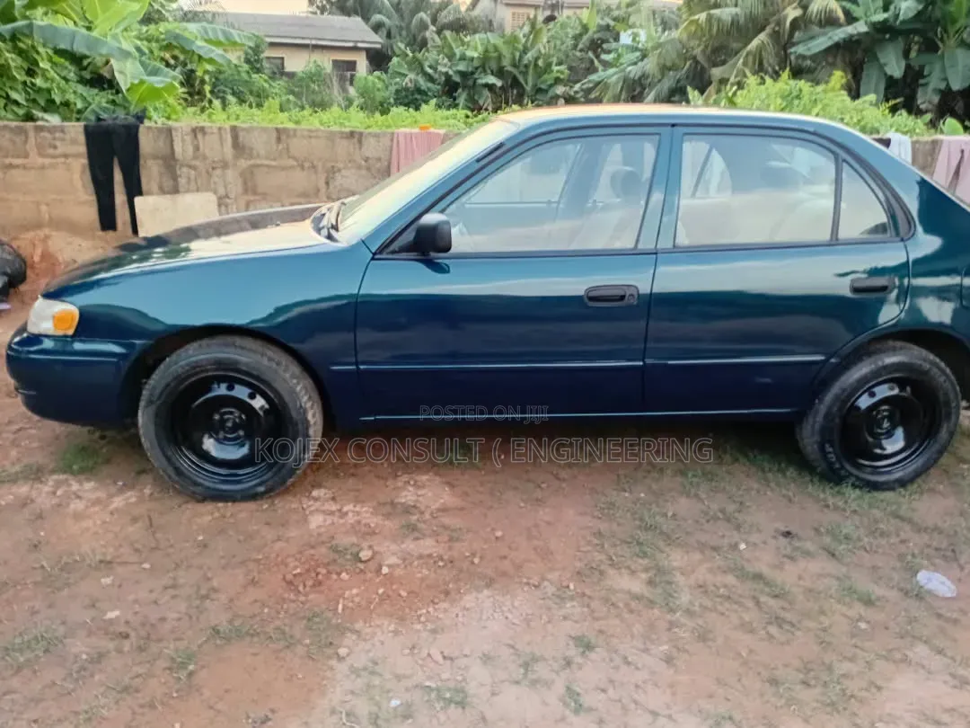 Toyota Corolla 2000 Blue