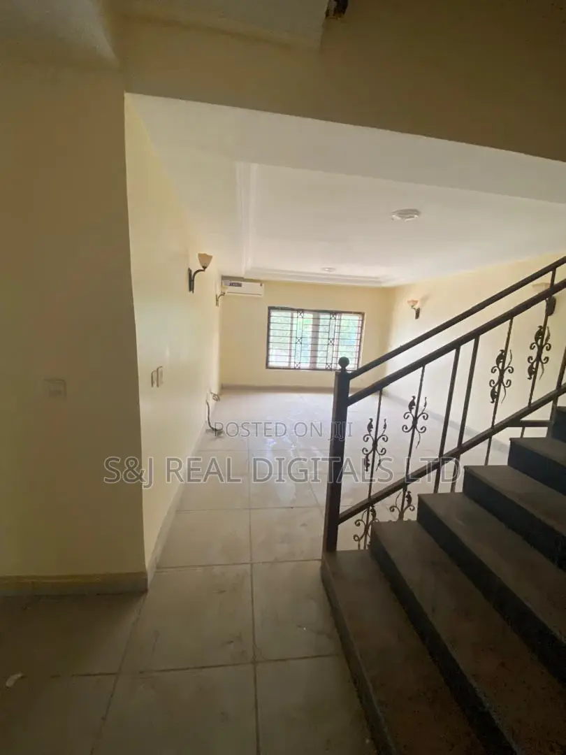 5bdrm Duplex in Life Camp for rent
