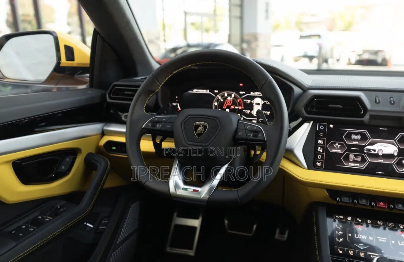 New Lamborghini Urus 2025 Yellow