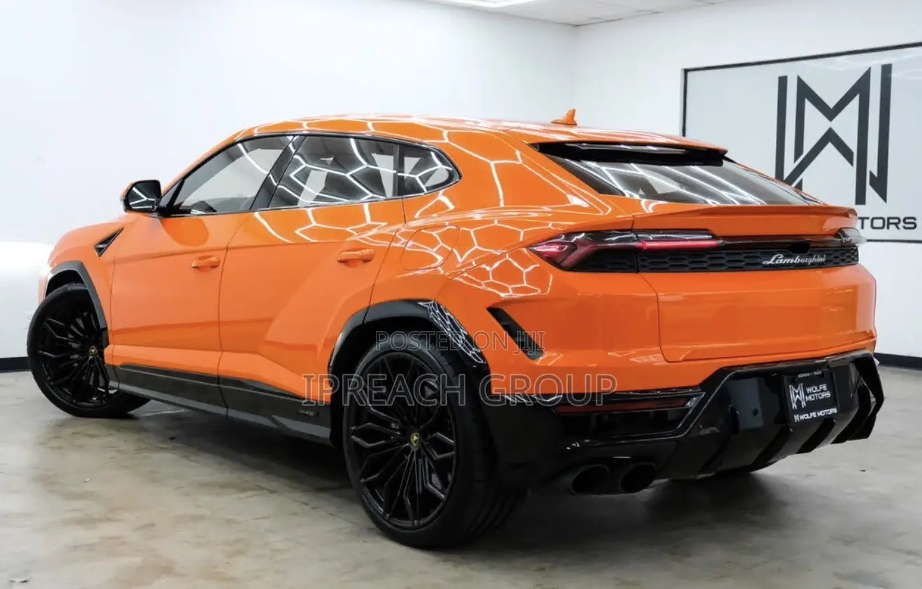Lamborghini Urus 2025 Black