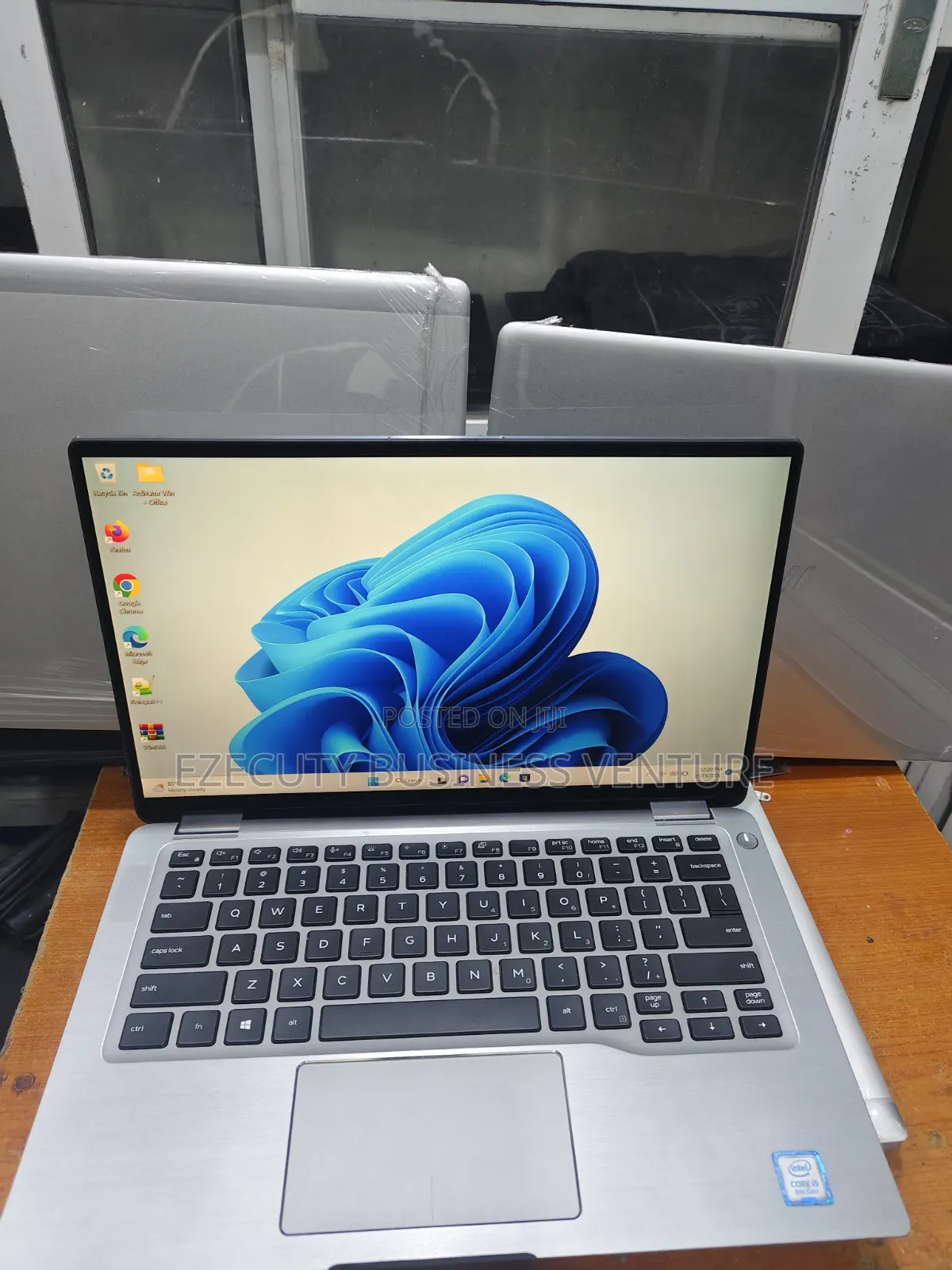 Laptop Dell Latitude 7400 2-in-1 8GB Intel Core i5 SSD 256GB