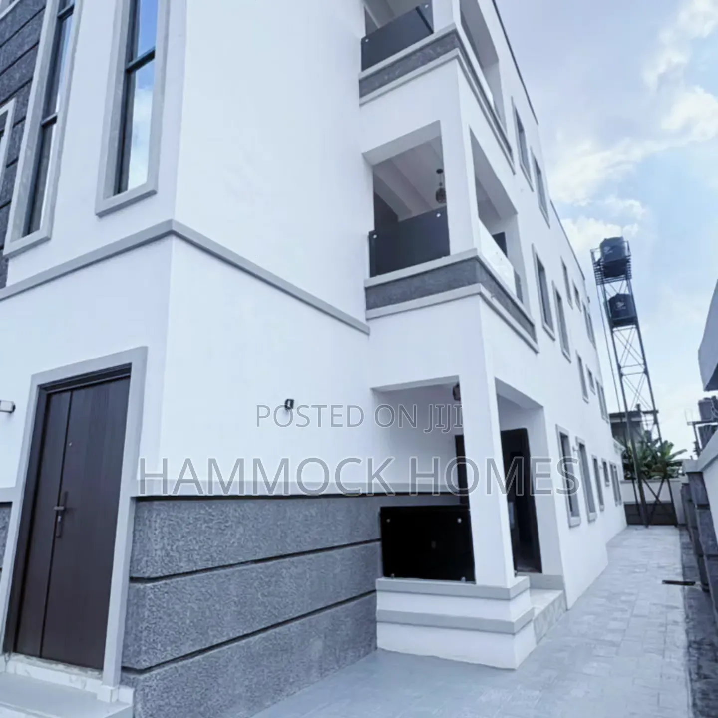 9bdrm Block of Flats in Kolapo Ishola Gra, Akobo for sale