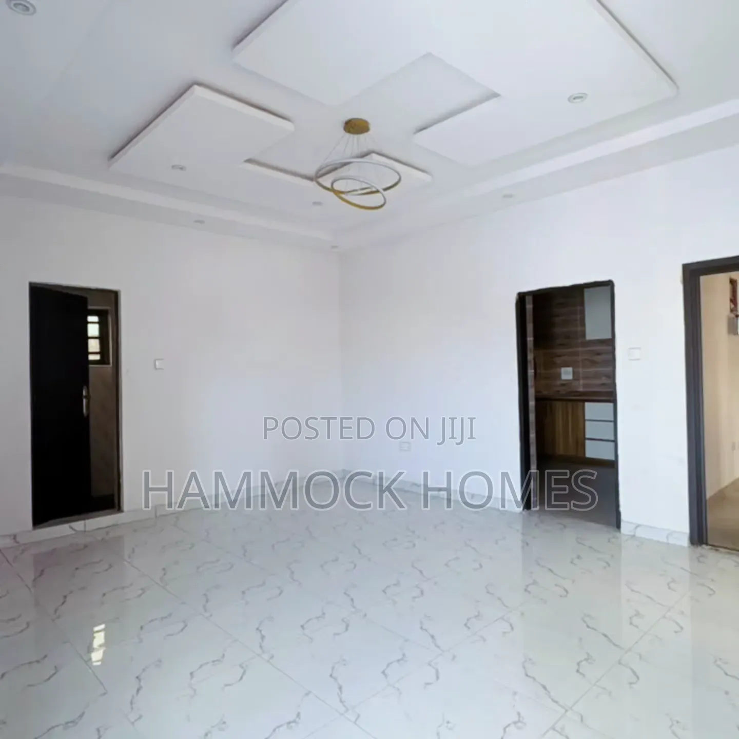 9bdrm Block of Flats in Kolapo Ishola Gra, Akobo for sale