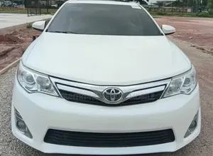 Toyota Camry XLE V6 4dr Sedan (3.5L 6cyl 6A) 2012 White