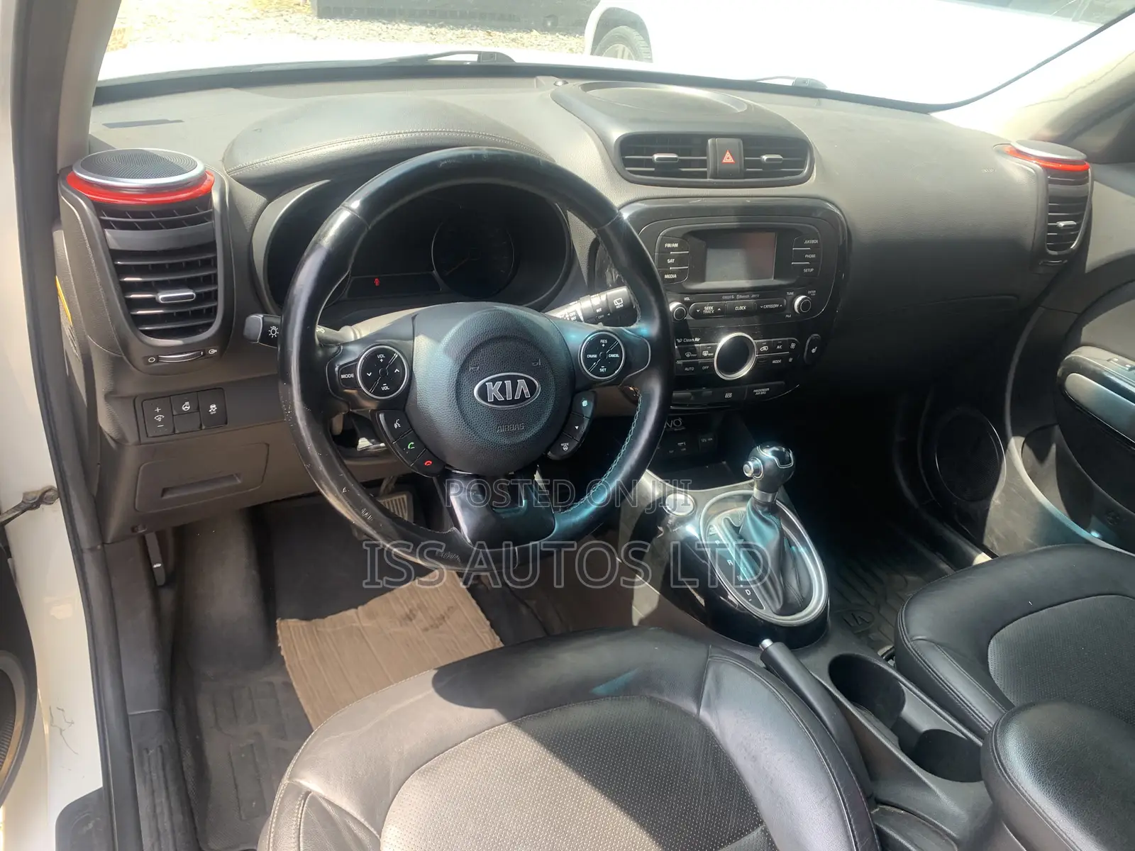 Kia Soul 4dr Wagon (1.6L 4cyl 6M) 2015 White