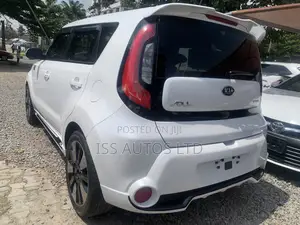 Kia Soul 4dr Wagon (1.6L 4cyl 6M) 2015 White