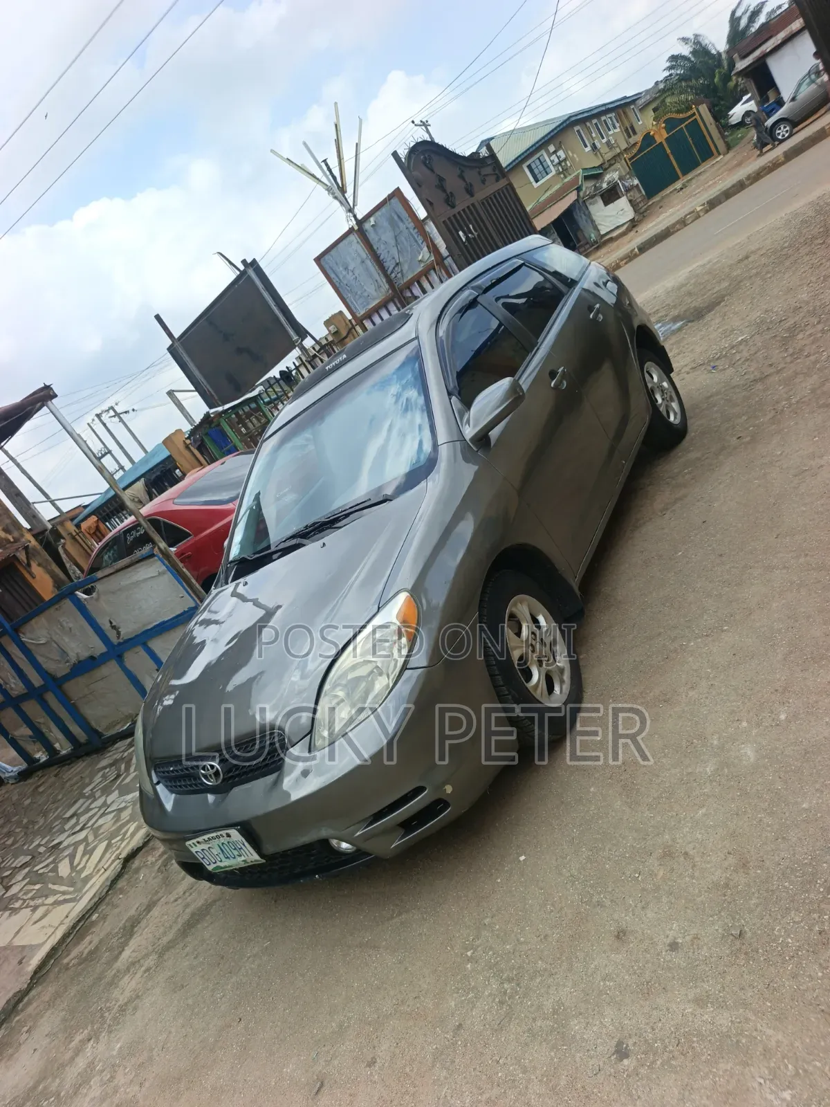 Toyota Matrix XR Hatchback FWD (1.8L 4cyl 4A) 2004 Gray