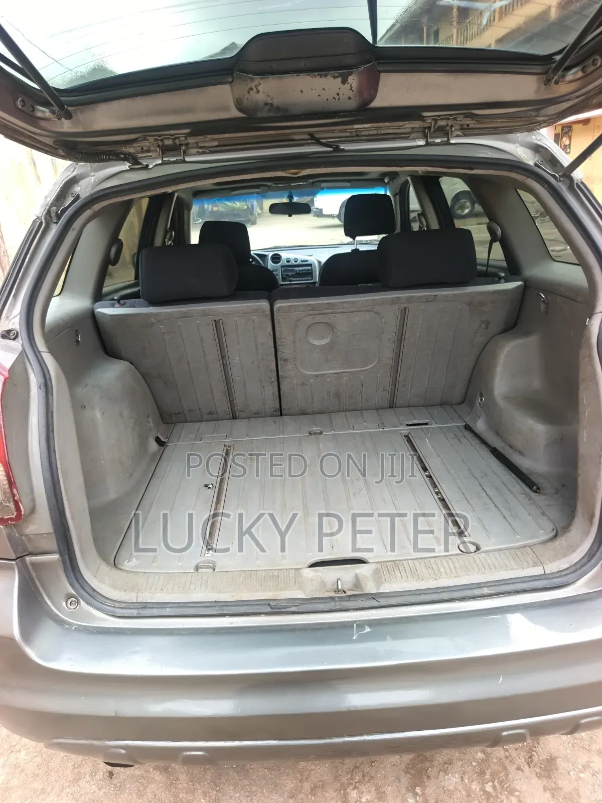 Toyota Matrix XR Hatchback FWD (1.8L 4cyl 4A) 2004 Gray