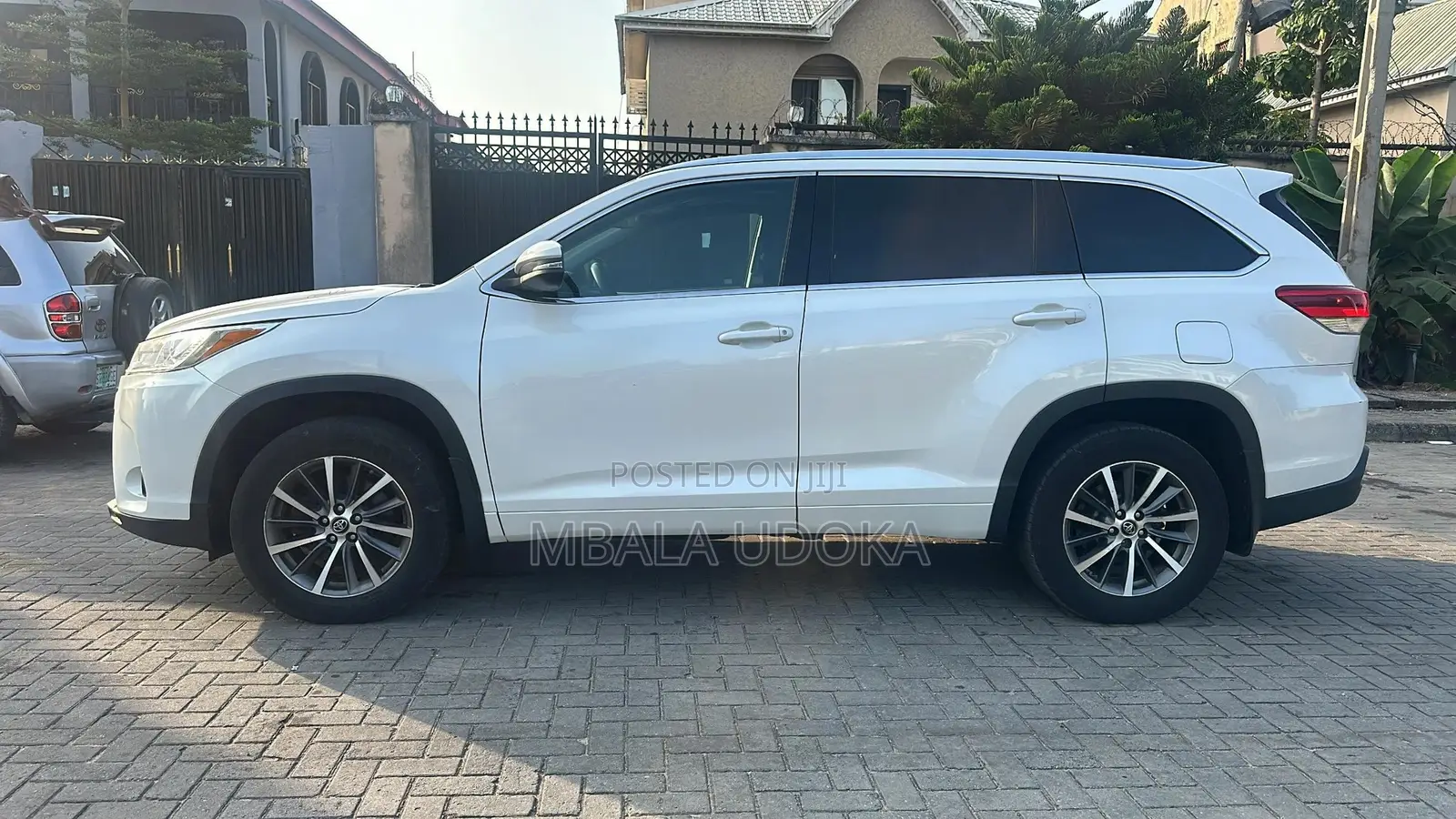Toyota Highlander XLE 4x4 V6 (3.5L 6cyl 8A) 2017 White