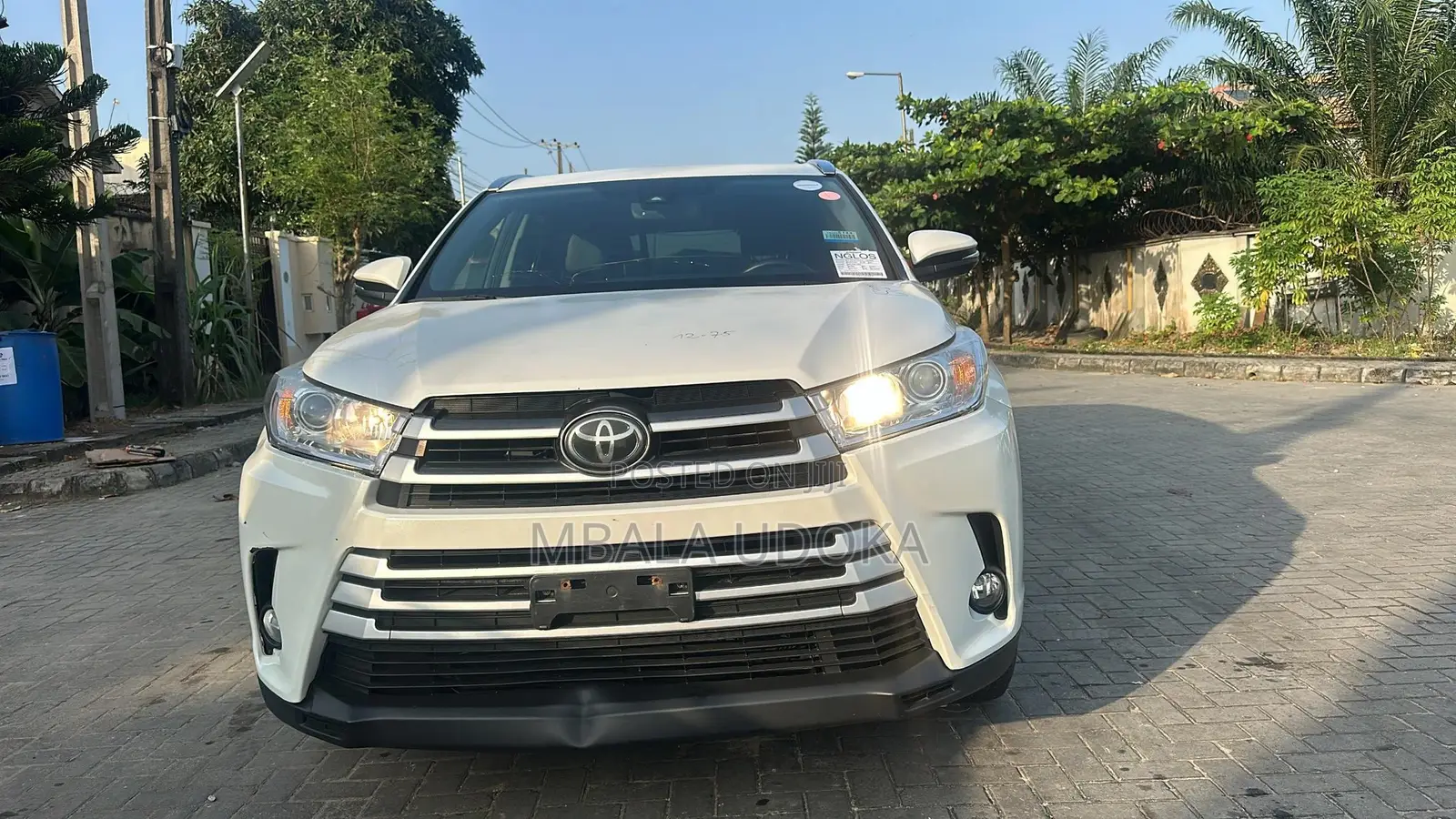 Toyota Highlander XLE 4x4 V6 (3.5L 6cyl 8A) 2017 White