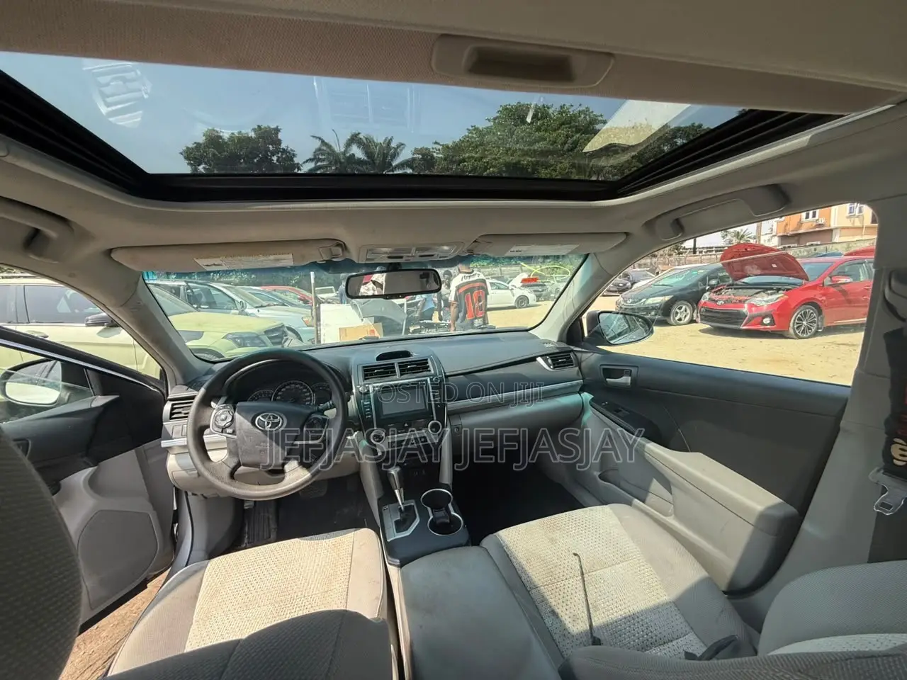 Toyota Camry LE 4dr Sedan (2.5L 4cyl 6A) 2014 Silver