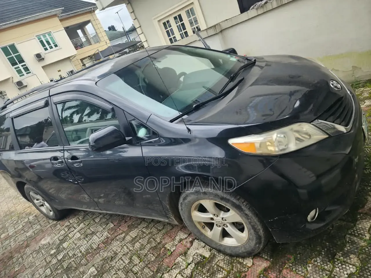 Toyota Sienna 2013 Black