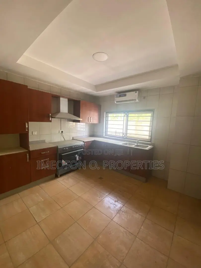 5bdrm Townhouse / Terrace in Life Camp for rent