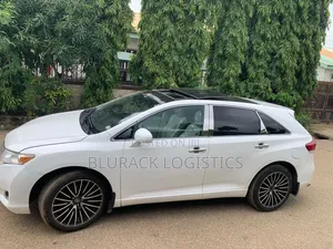 Toyota Venza XLE 2010 White