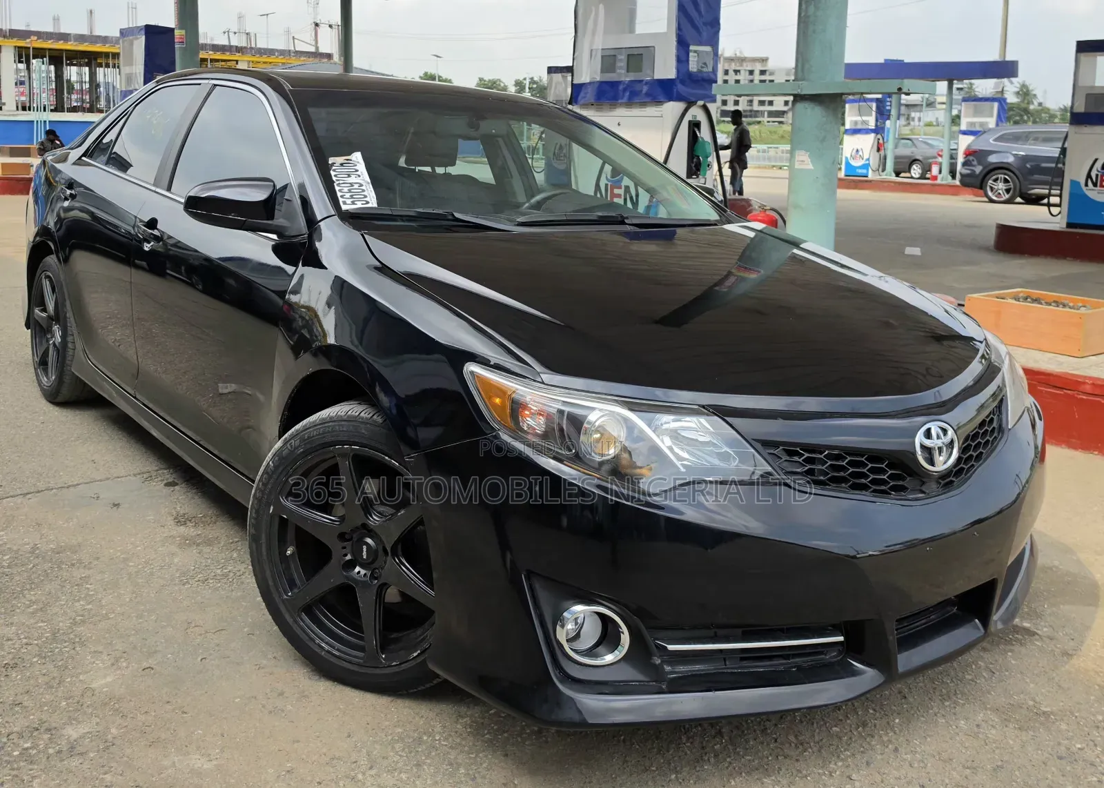 Toyota Camry SE V6 4dr Sedan (3.5L 6cyl 6A) 2012 Black