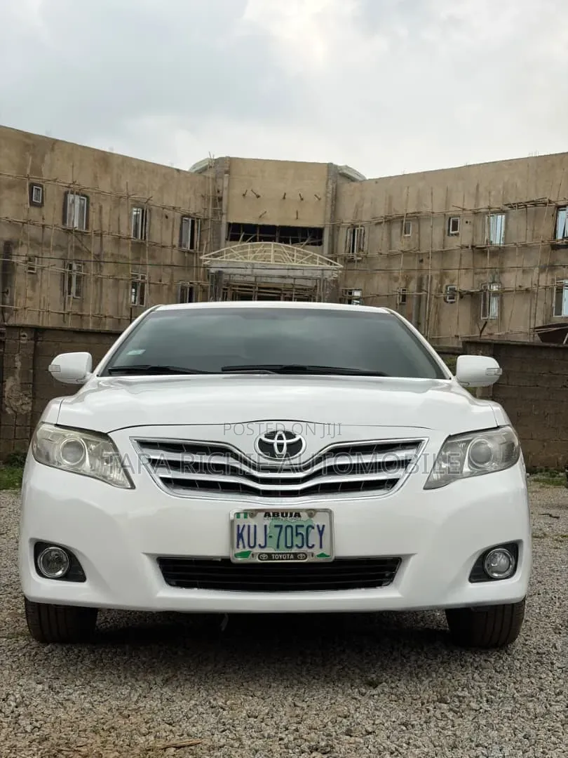 Toyota Camry 2010 White