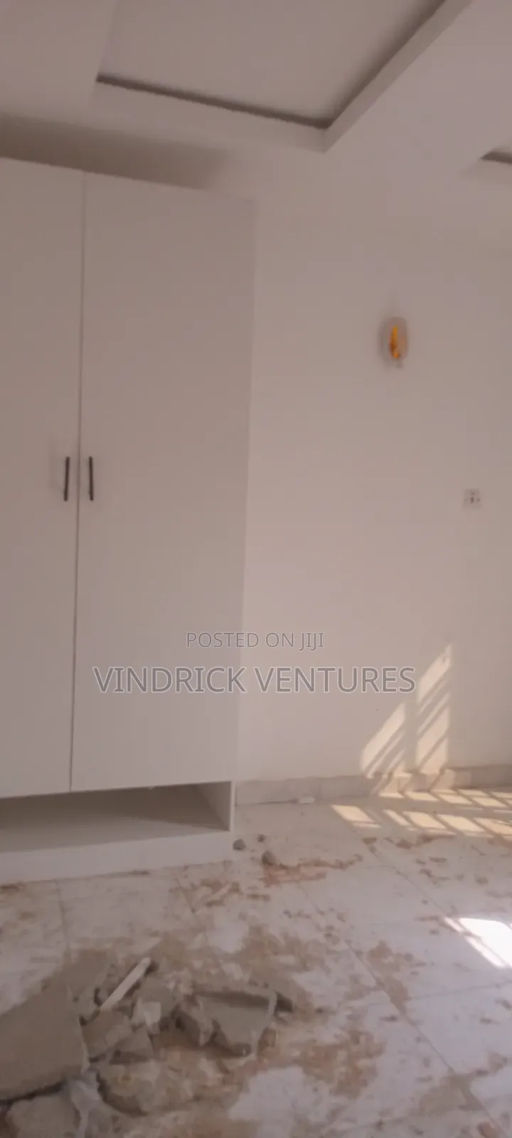 2bdrm Apartment in Mobil Road, Lekki Phase 2 for rent