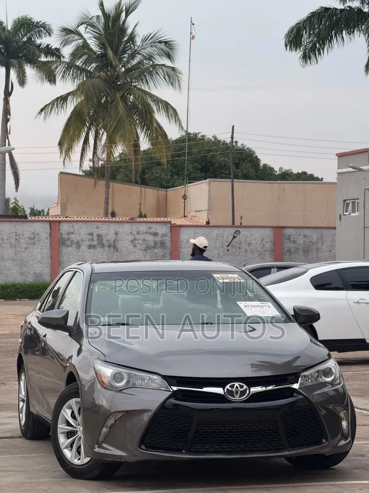 Toyota Camry LE 4dr Sedan (2.5L 4cyl 6A) 2017 Gray