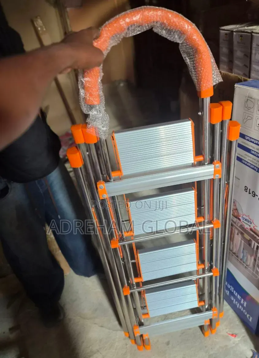 4steps Ladder/Clothes Hanger