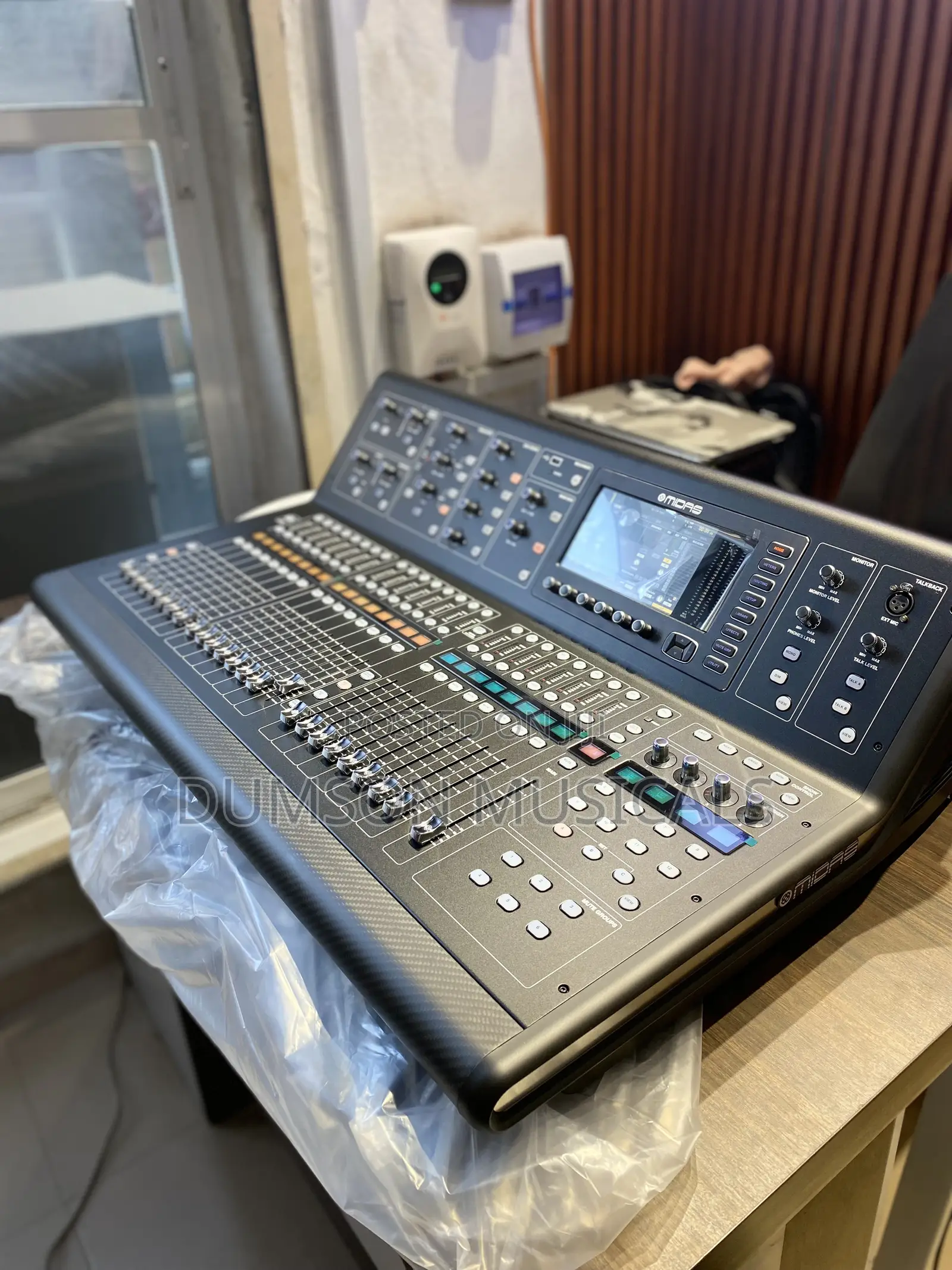 Midas M32 Live Digital Mixing Console and Studio Recording