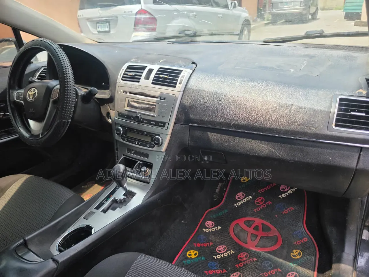 Toyota Avensis 2012 Black