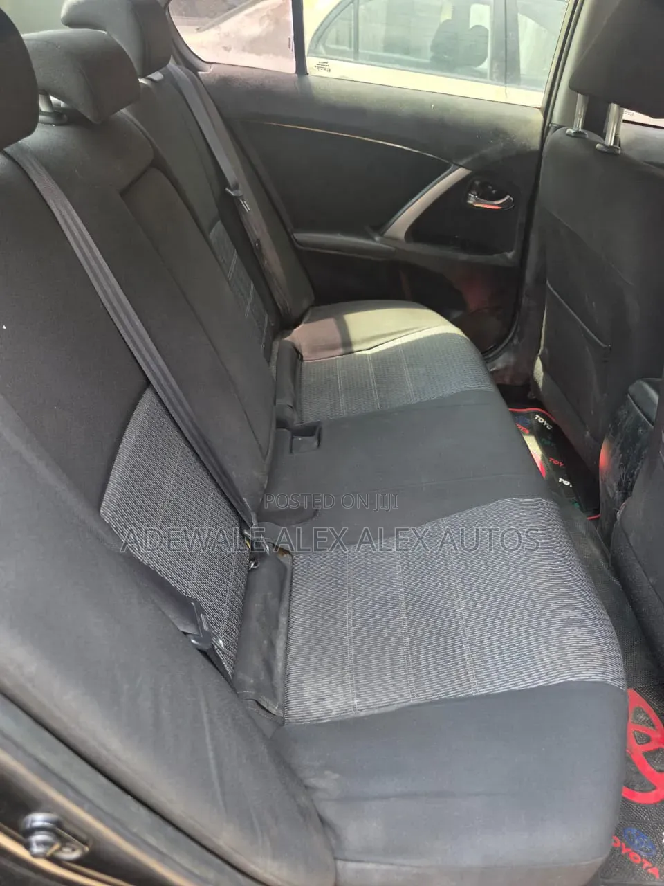 Toyota Avensis 2012 Black