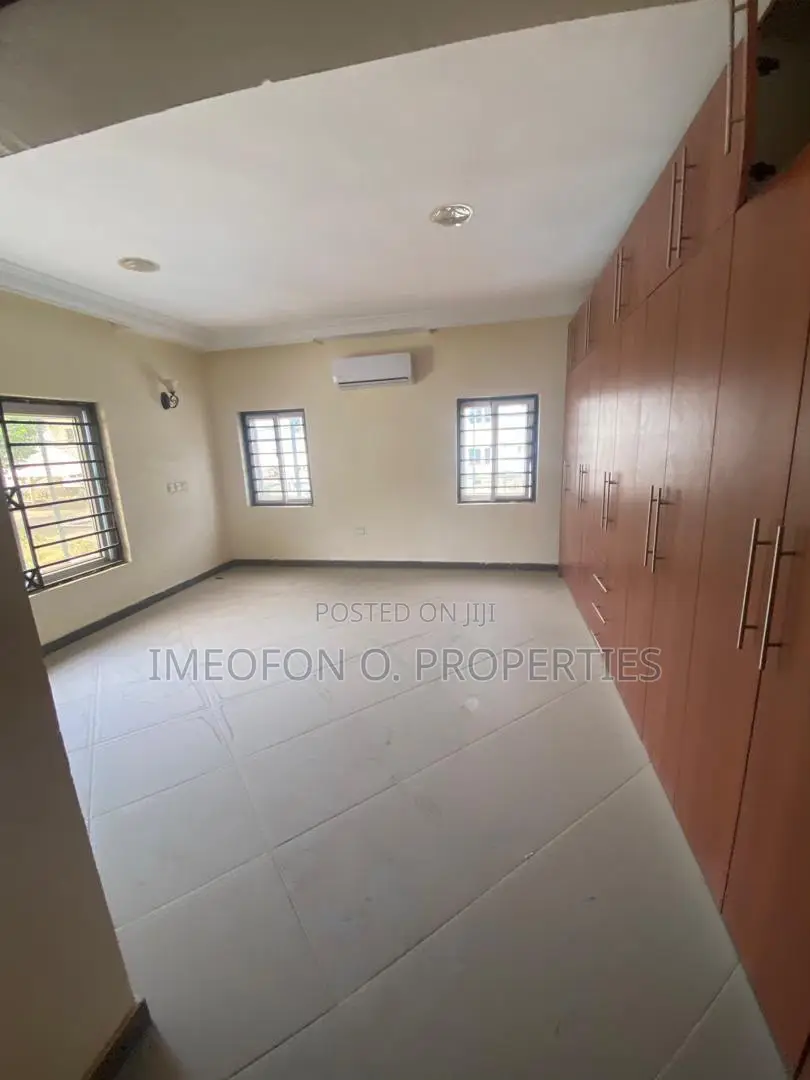 5bdrm Townhouse / Terrace in Life Camp for rent