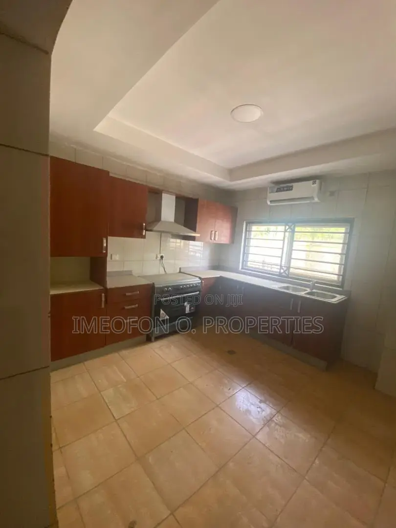 5bdrm Townhouse / Terrace in Life Camp for rent