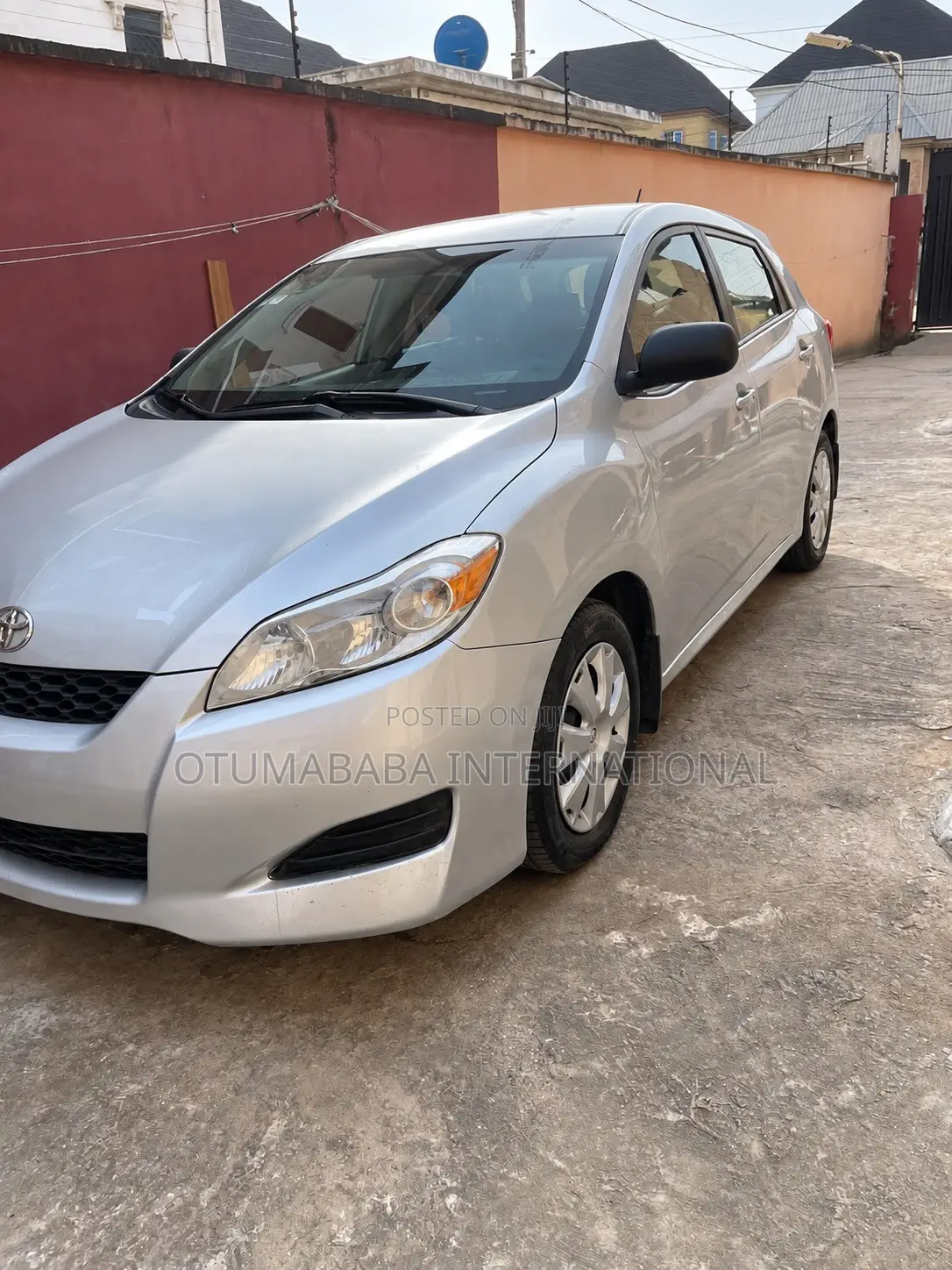 Toyota Matrix Hatchback FWD (1.8L 4cyl 5M) 2010 Silver
