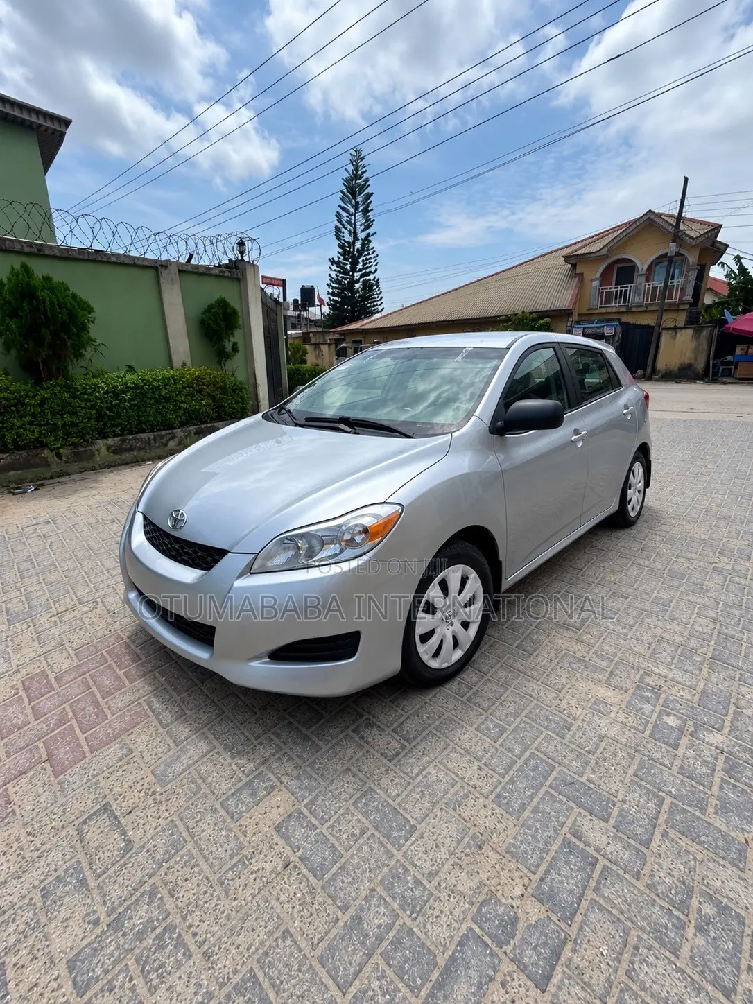 Toyota Matrix Hatchback FWD (1.8L 4cyl 5M) 2010 Silver