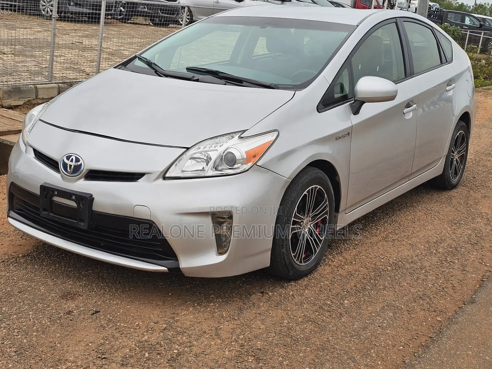 Toyota Prius Four 4dr Hatchback (1.8L 4cyl gas/electric hybrid CVT)
