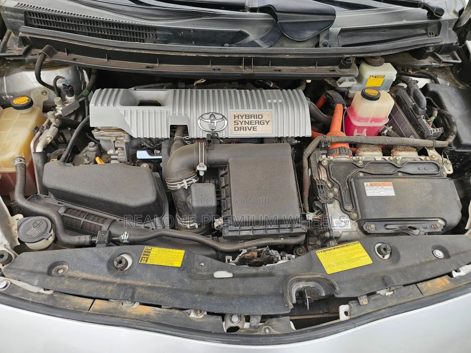 Toyota Prius Four 4dr Hatchback (1.8L 4cyl gas/electric hybrid CVT)