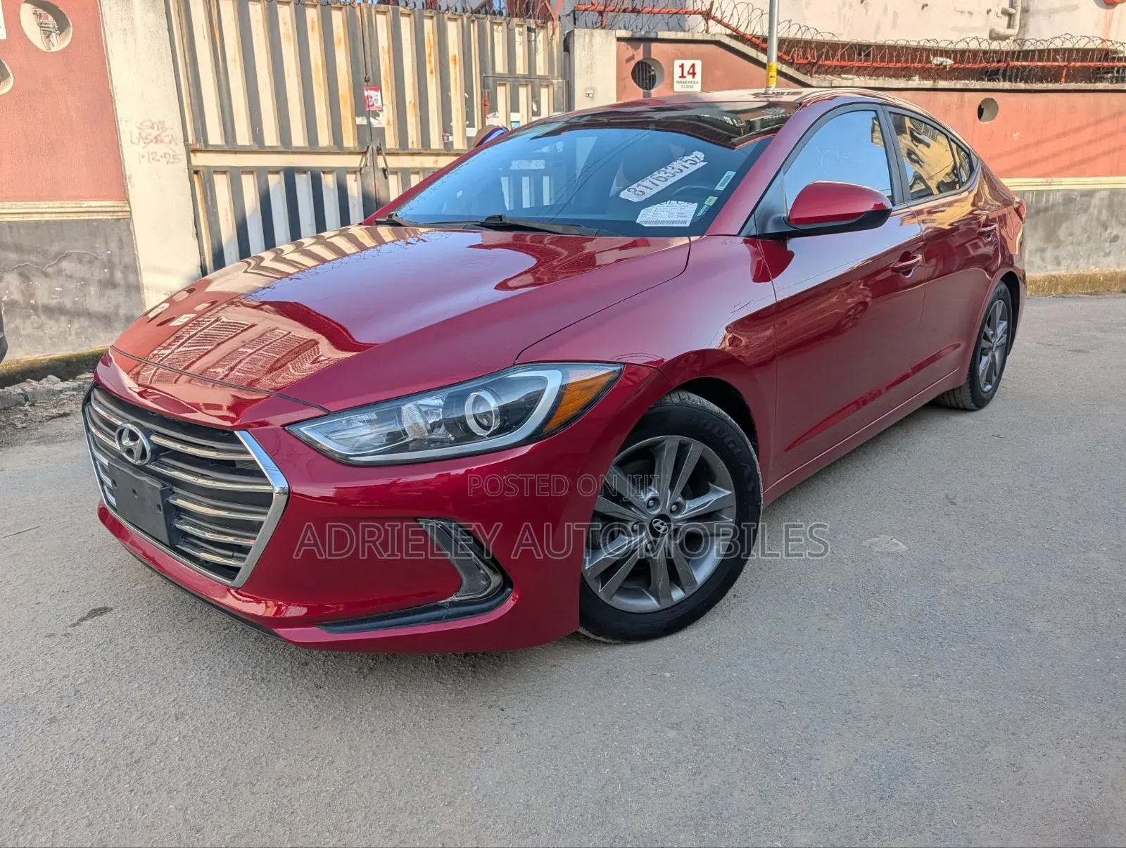 Hyundai Elantra Limited Sedan FWD (2.0L 4cyl 6A) 2017 Red