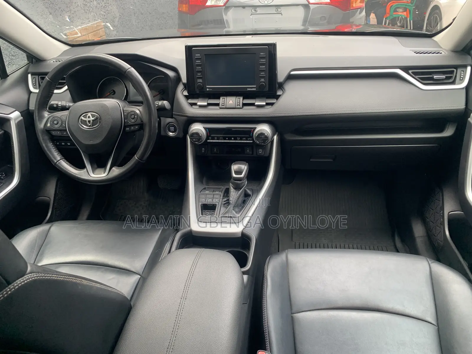 Toyota RAV4 XLE 2021 Gray
