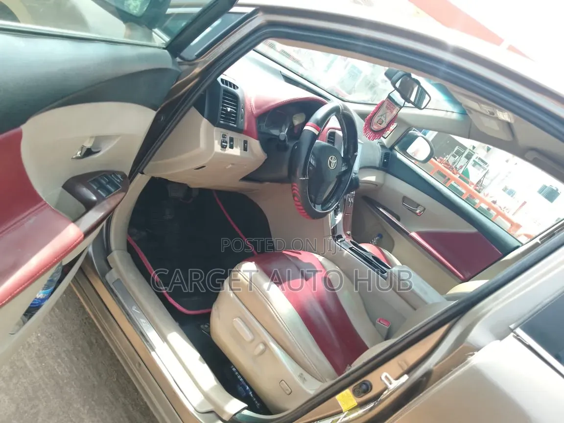 Toyota Venza V6 2011 Brown