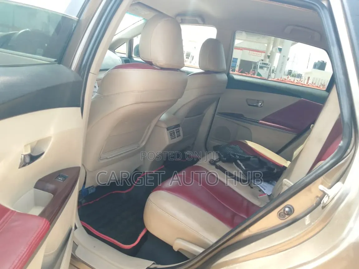 Toyota Venza V6 2011 Brown