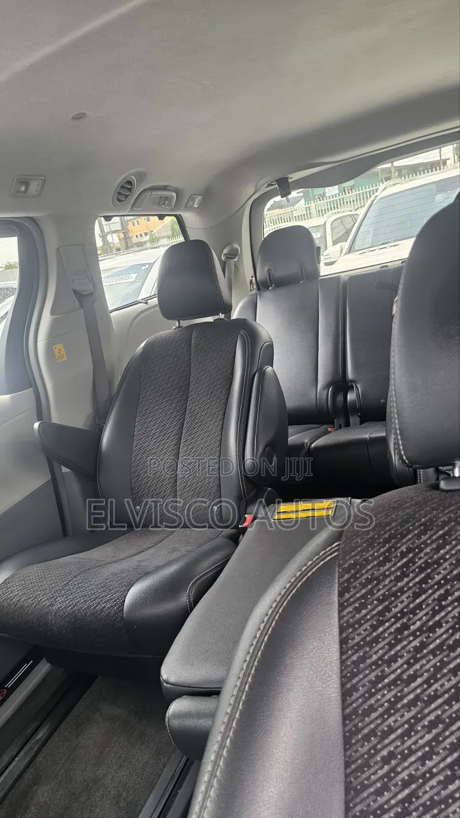 Toyota Sienna 2012 Silver