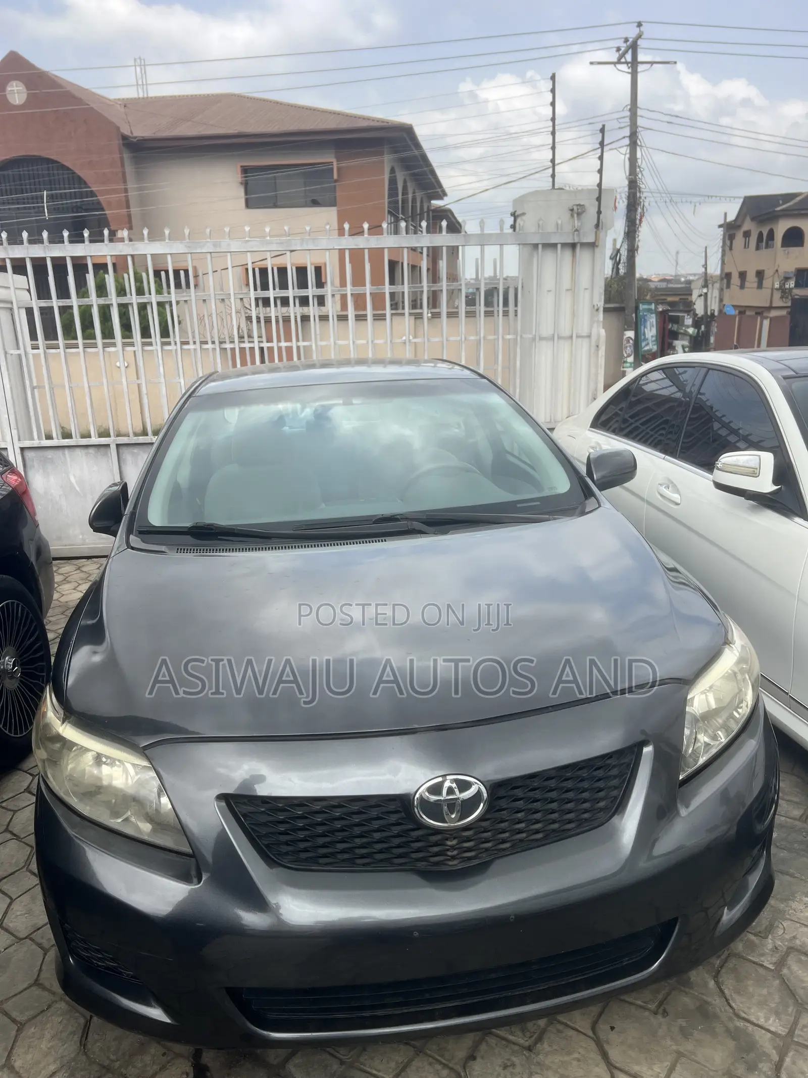 Toyota Corolla LE 4dr Sedan (1.8L 4cyl 4A) 2010 Gray