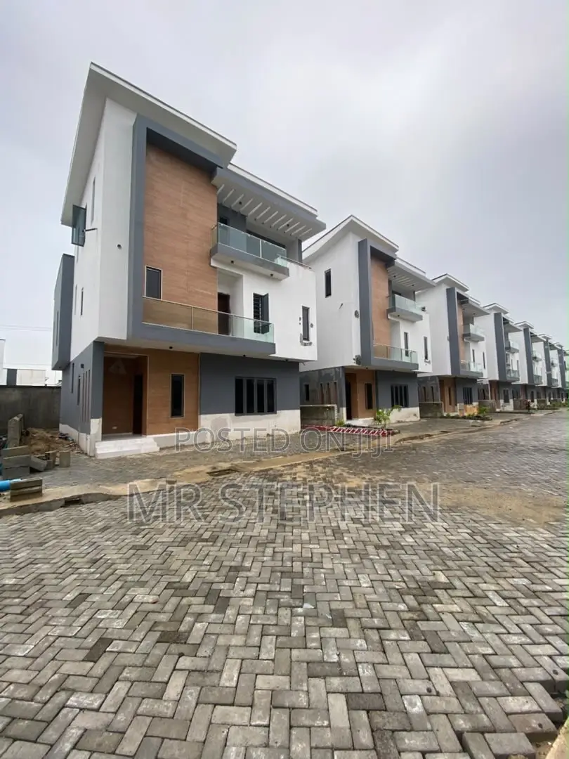 4bdrm Duplex in Sangotedo for sale