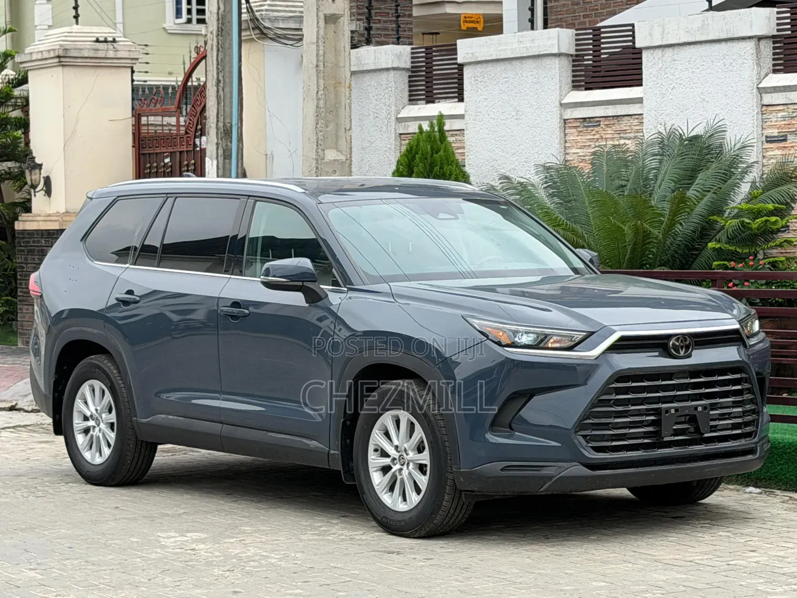 Toyota Grand Highlander XLE 2025 Gray