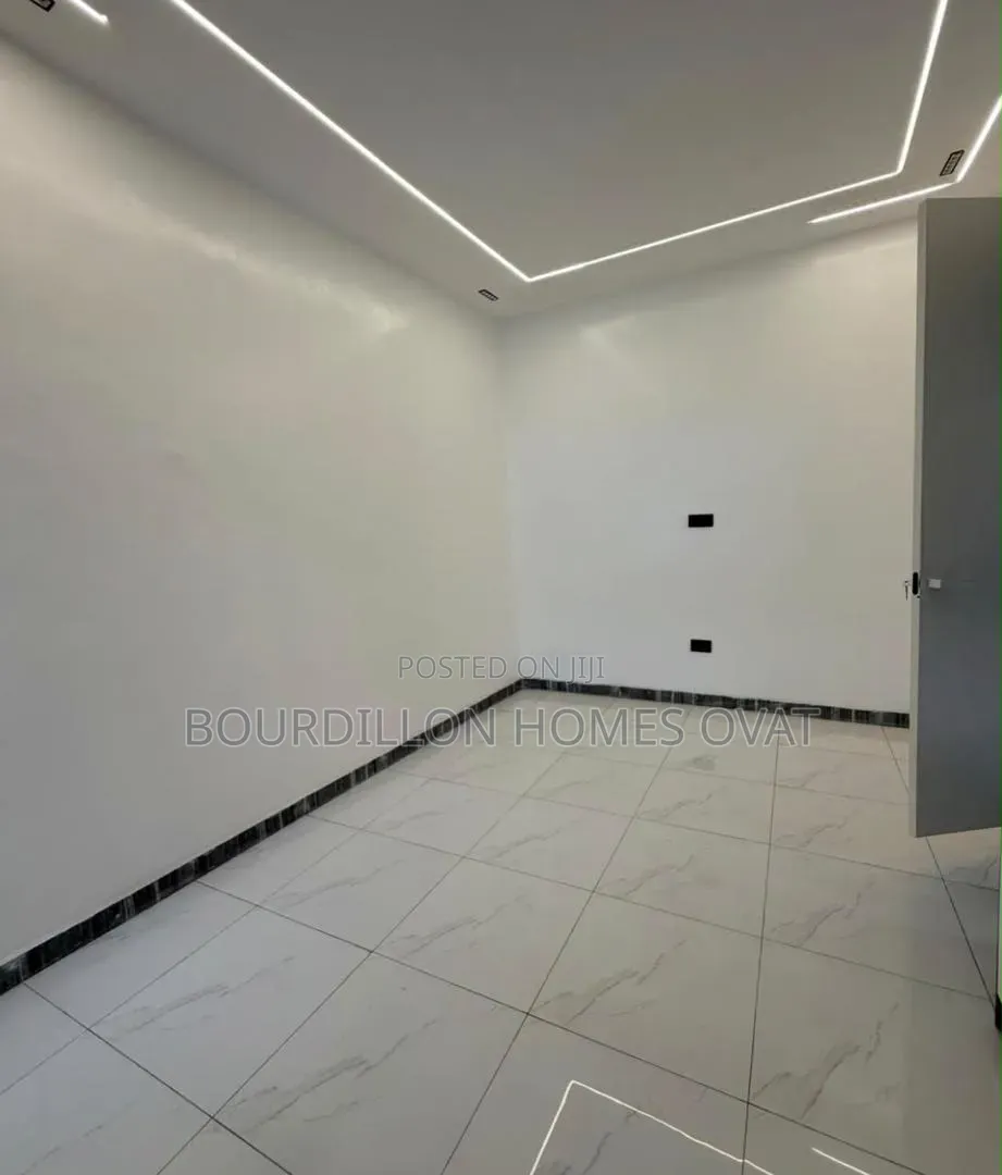 5bdrm Duplex in Osapa London Lekki for sale