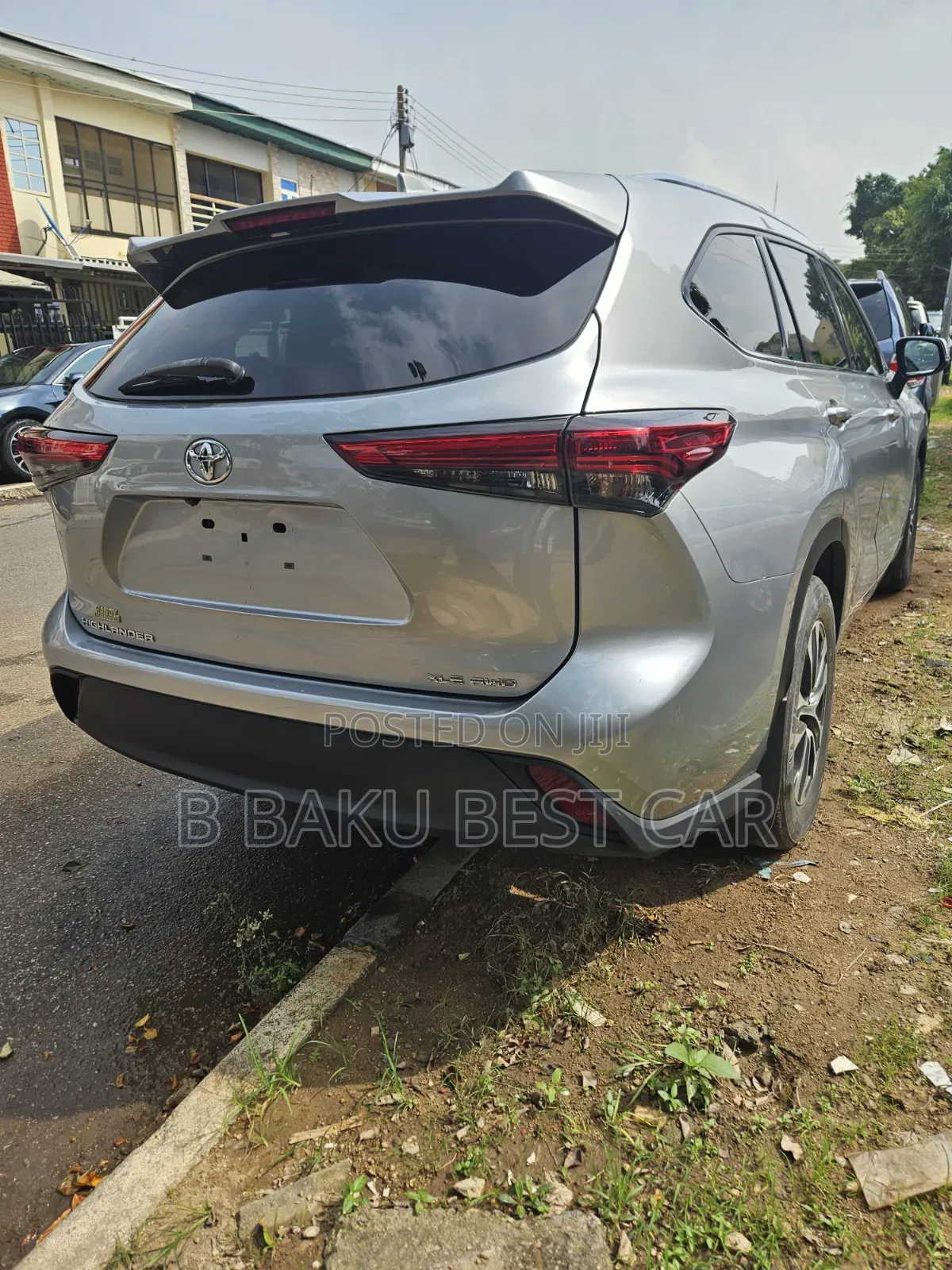Toyota Highlander XLE 2021 Silver
