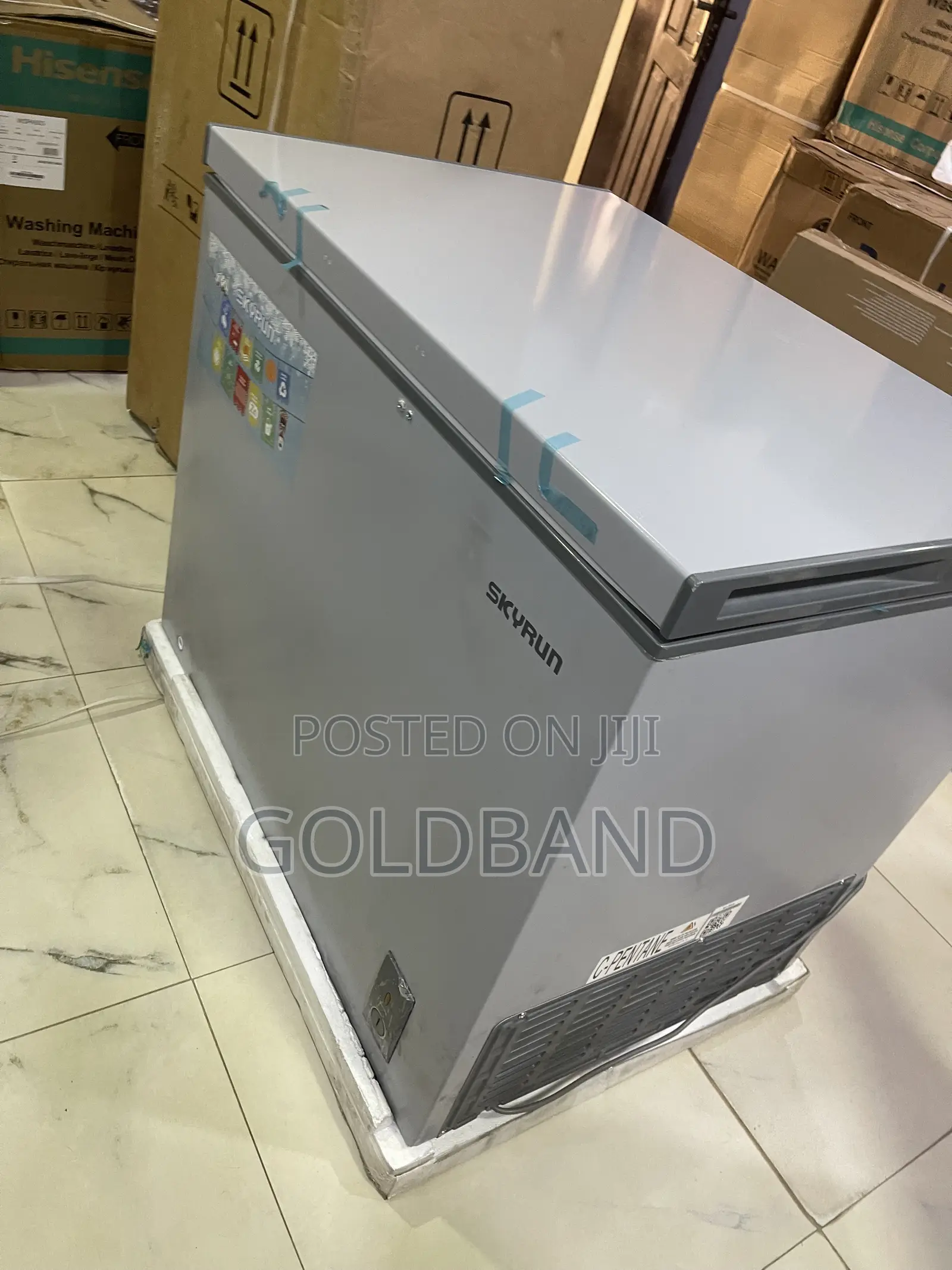 Skyrun 260L Chest Freezer – Extra Space for Frozen Foods