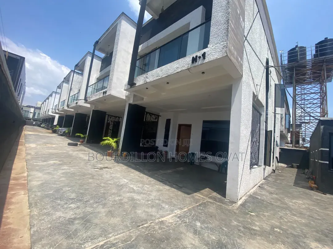 4bdrm Duplex in Ikota Villa Estate for rent