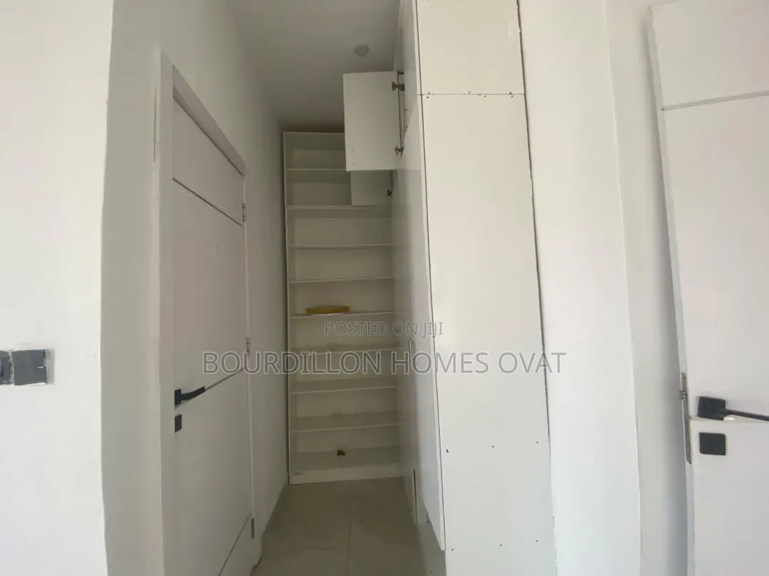4bdrm Duplex in Ikota Villa Estate for rent