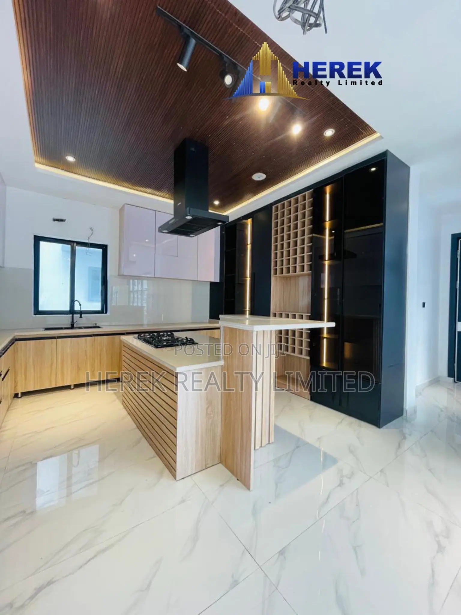 5bdrm Duplex in Lakeview Park 2, Lekki Expressway for sale